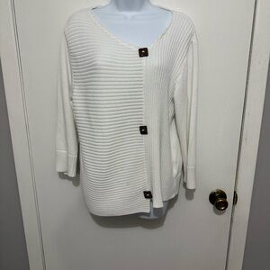 Orvis white asymmetrical sweater with wooden button detail women’s size L